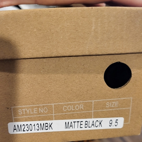 Viapipa Mary Jane Matte Black Shoes with Jeweled Clasp NEW Size 9.5 - Picture 3 of 11